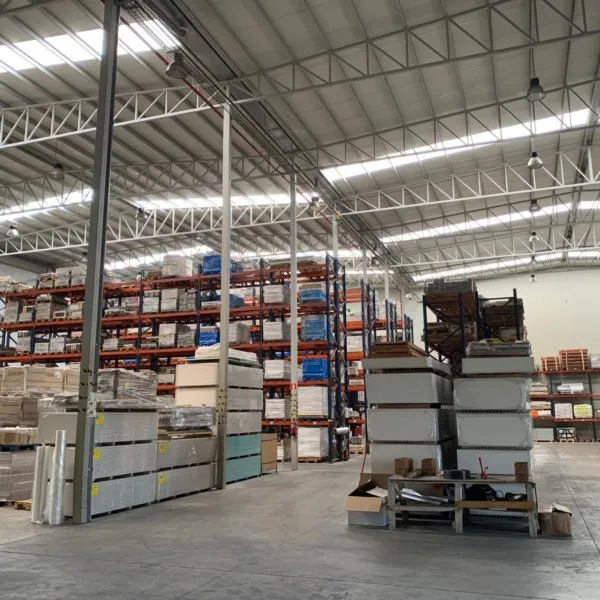 Stock de tabiquería y aislamiento en el almacén central